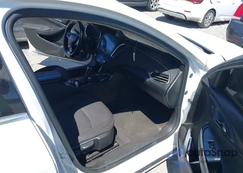 2019 Chevrolet Malibu Lt z USA, uszkodzony, nr VIN 1G1ZD5ST1KF115523